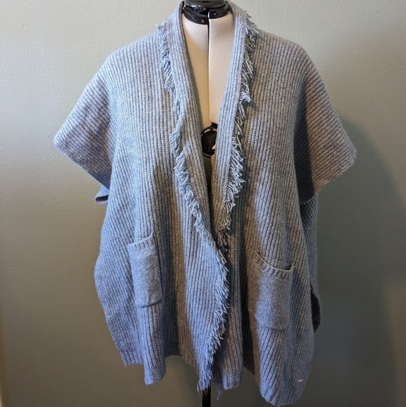 LRL Fringe Knit Kimono Wrap Poncho - Picture 2 of 9